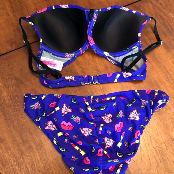 Betsey Johnson 3 piece Bikini - Picture 3 of 8